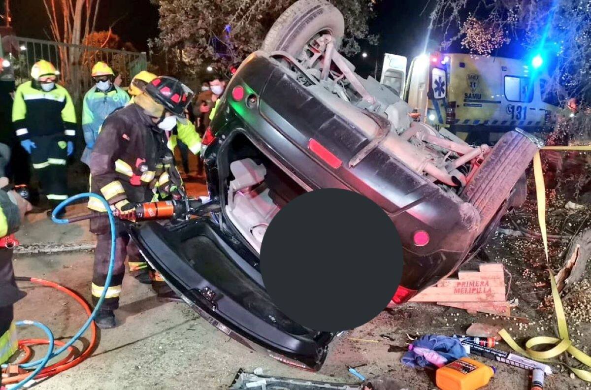 Accidente de tránsito dejó tres personas fallecidas y dos lesionadas en Melipilla
