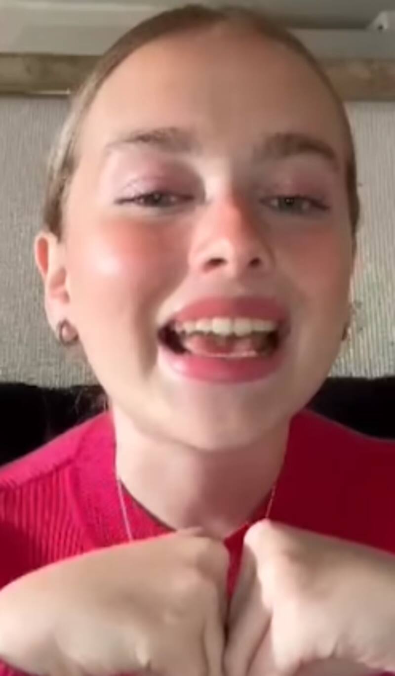 Giulia Inostroza, la actriz que interpretó a Marina sorprendió con un tierno mensaje a Gonzalo Valenzuela.