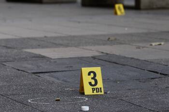 Mujer recibe disparos de perdigones en el rostro: Estaba dentro de su domicilio en Lota