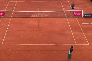 VIDEO | El puntazo de Carlos Alcaraz que provocó la ovación de todo el público en el Madrid Open