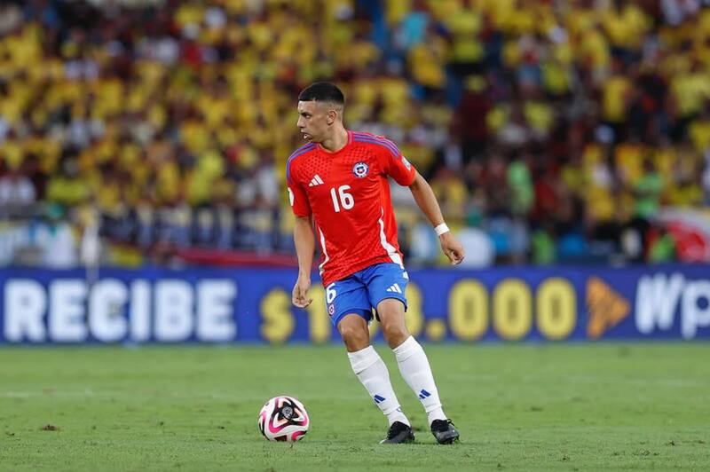 entre Ulises Ortegoza y Cerro Porteño. Foto: Aton.