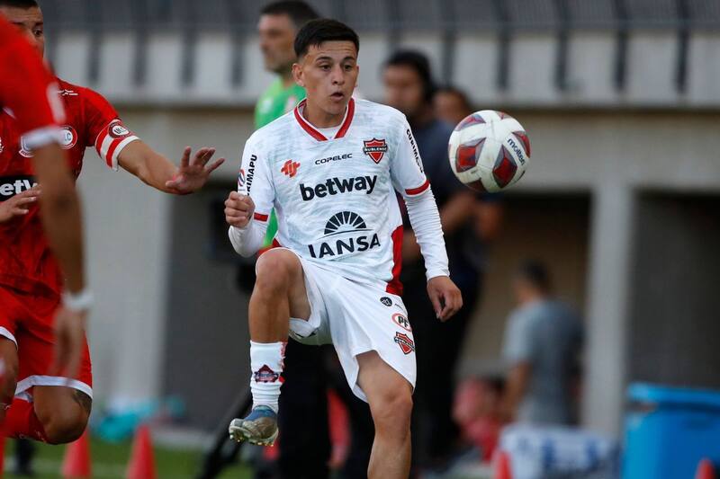 El jugador no volverá a jugar en Ñublense y finaliza contrato con La U, dueño de su carta, el 31 de diciembre. Foto: Agencia Aton.