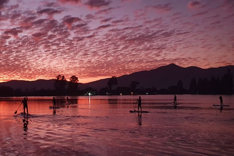 Este espacio al aire libre es ideal para practicar deportes o simplemente liberarse del estrés.