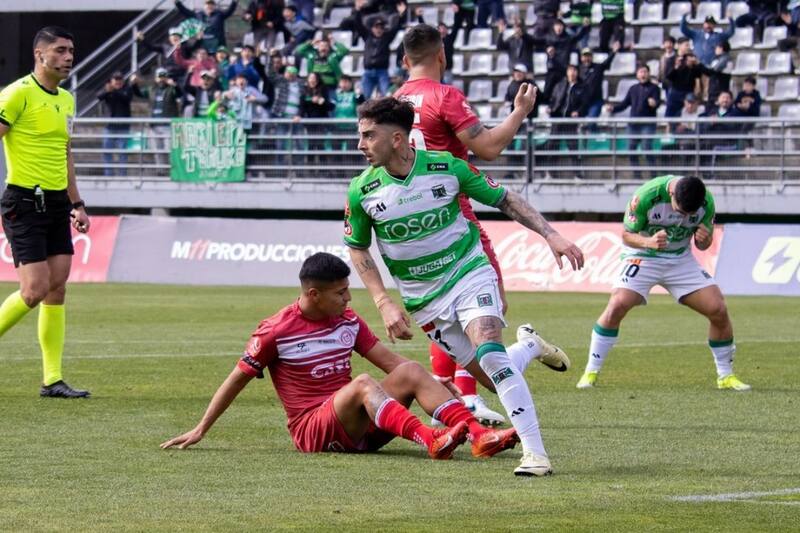 Deportes Temuco podría no estar dirigido por Esteban Valencia en 2025.