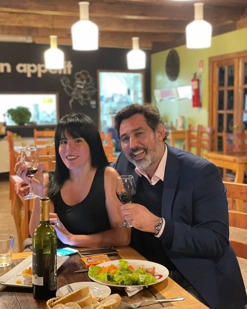 Anita Alvarado y su pololo en San Javier