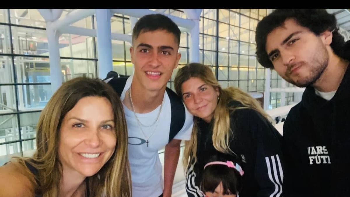 “Aquí está mi corazón”: El especial reencuentro de Savka Pollak y su hijo Maximiliano, a quien no veía desde hace dos años