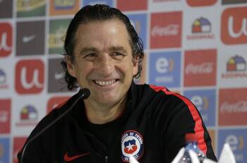 "Macanudo" desafío: Juan Antonio Pizzi sigue los pasos de Maradona
