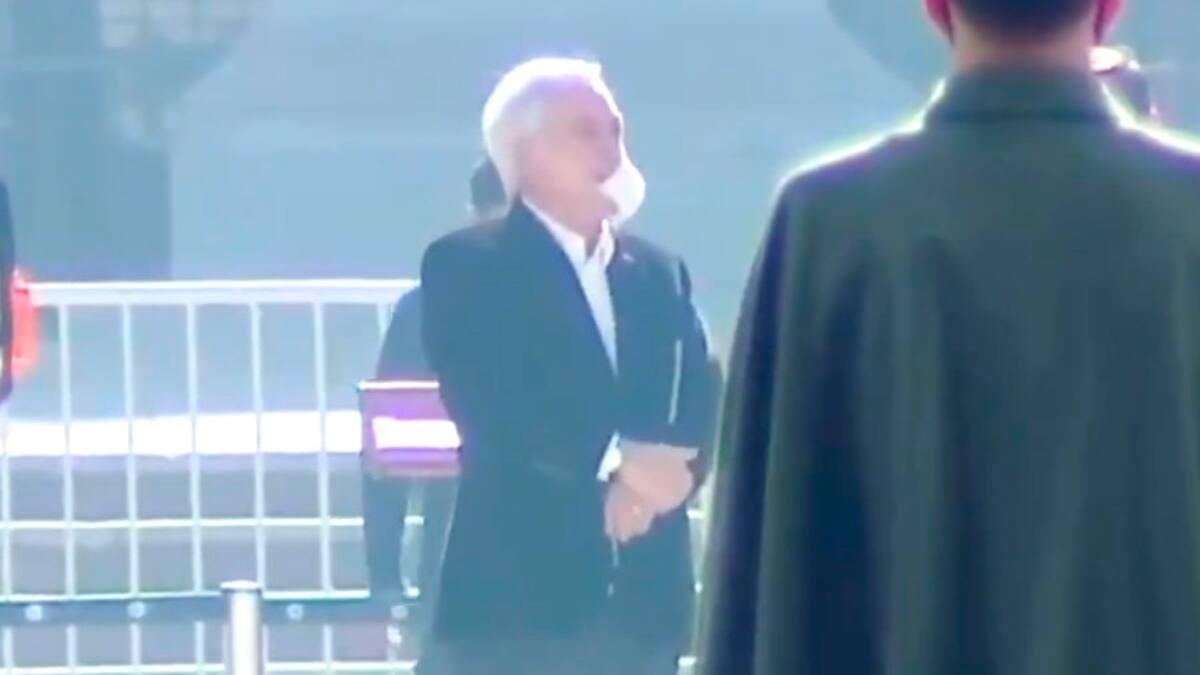 El comentado problema de Sebastián Piñera con una mascarilla