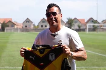 Esteban Paredes rompe el silencio y define su futuro en Santiago Morning tras el descenso