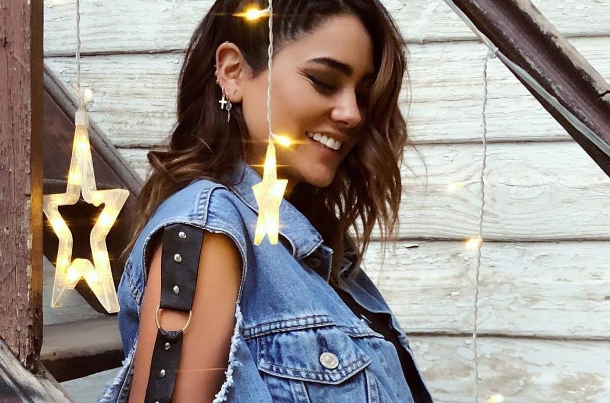 Camila Recabarren respondió con llamativo "outfit" a quienes la critican por su estilo