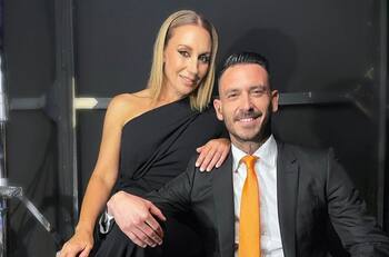 "¿Podemos ensayar el beso?": El divertido coqueteo de Mauricio Pinilla y Karen Doggenweiler