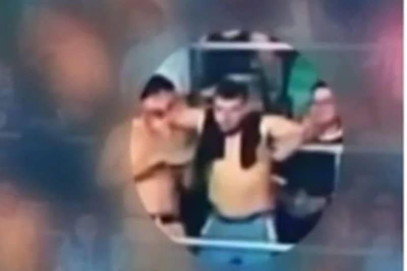 Captan a hincha de O'Higgins realizando gestos racistas.