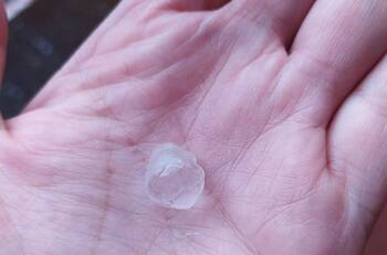 VIDEOS | Caída de granizo se registró en la Región Metropolitana