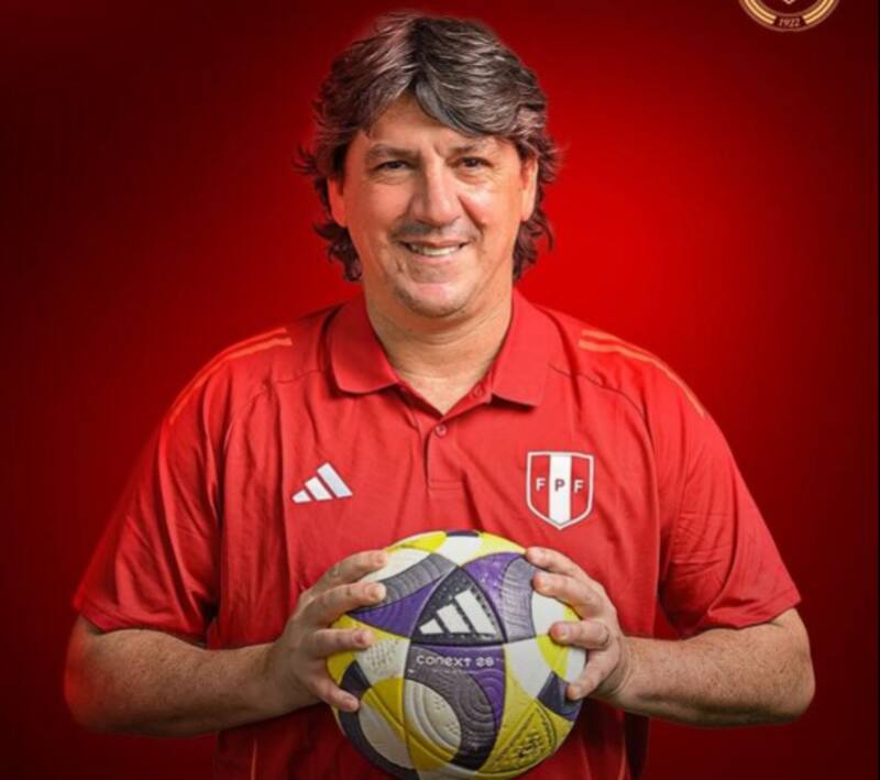Director deportivo de la Federación Peruana de Fútbol.