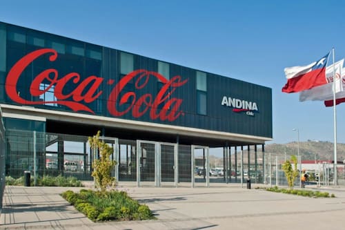 Esta es la nueva marca que trae Coca Cola a Chile: impulsará a los emprendedores del país