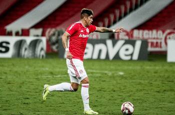 DT del Inter de Porto Alegre solicitó paciencia con Carlos Palacios tras su debut en Brasil