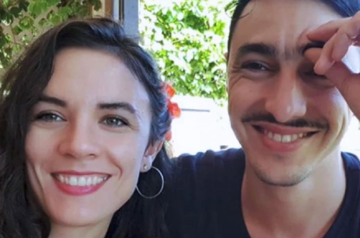 "No la veo tanto, está a full...": Abel Zicavo, pololo de la ministra Camila Vallejo, habla por primera vez sobre el importante rol político de su pareja