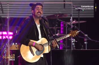 “Erí un...”: el chilenismo de Alex Ubago que generó risas y aplausos en el Festival de Las Condes