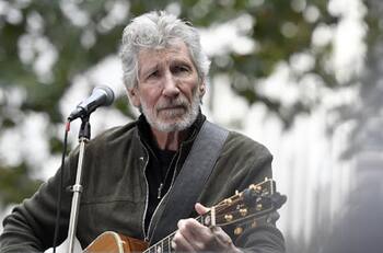 Va por su quinta vez: Roger Waters habría anunciado matrimonio a los 77 años