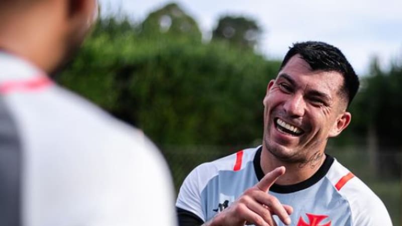 Revelan el millonario sueldo que recibiría Gary Medel en la UC