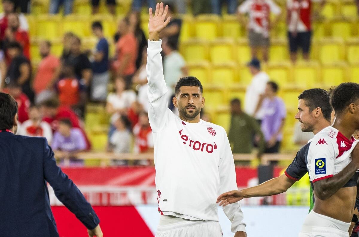 VIDEO l "My chilean team": el regalo de Guillermo Maripán a hinchas de la UC que lo vieron en Mónaco
