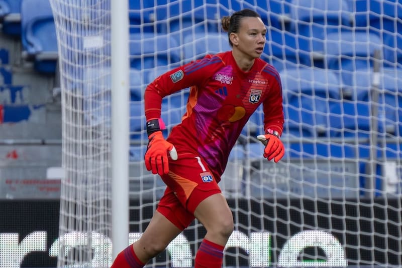 La mejor futbolista chilena de todos los tiempos es la embajadora por excelencia del fútbol nacional en el exterior.
