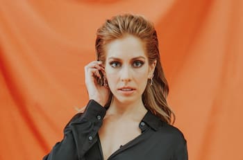 Estrella de "El Señor de los Cielos" debuta con su talk show "Con Carmen": "Hay muchas actrices chilenas que admiro"