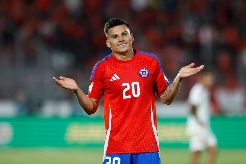 en el partido de La Roja ante Venezuela. Foto: Aton.