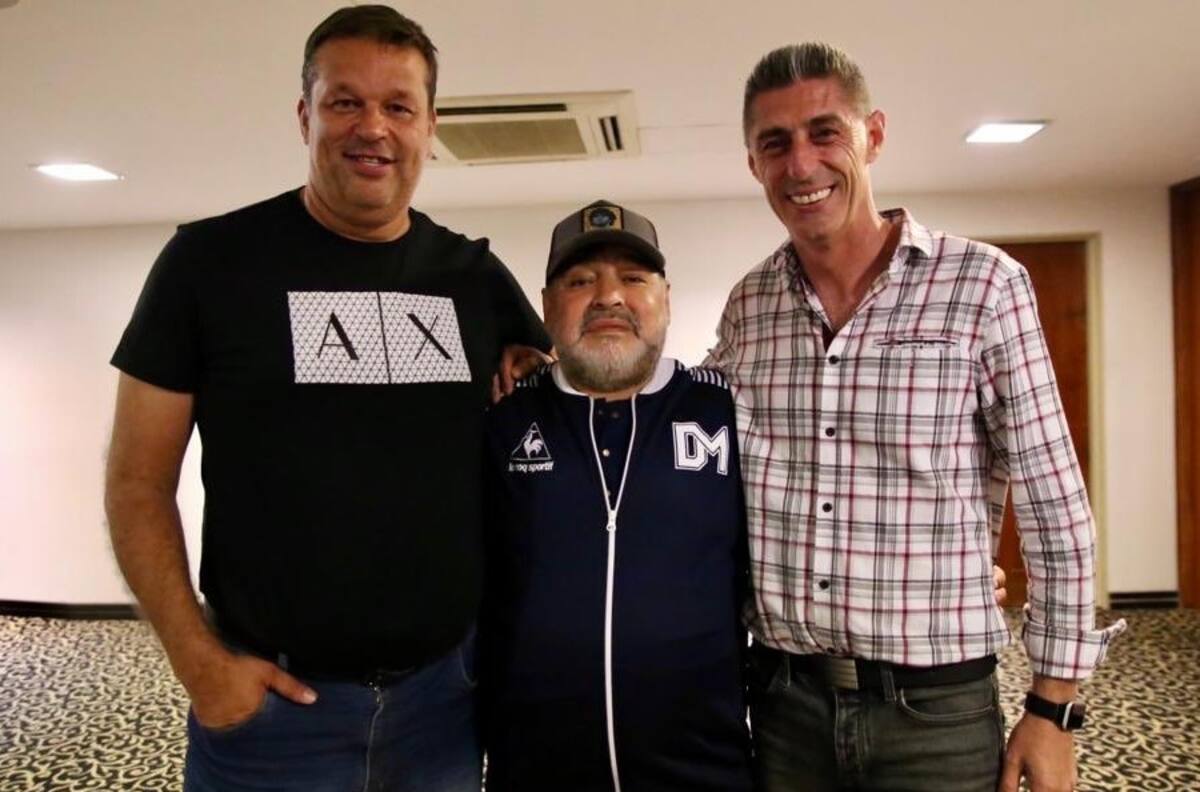 El regalo de Newell's que emocionó hasta las lágrimas a Diego Armando Maradona