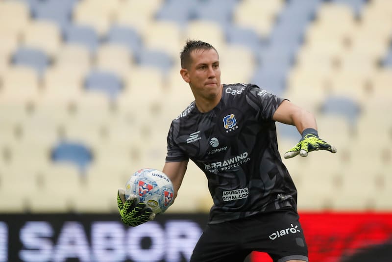 El arquero de Everton analizó la victoria de su escuadra en el sur del país. Foto: Agencia Aton.