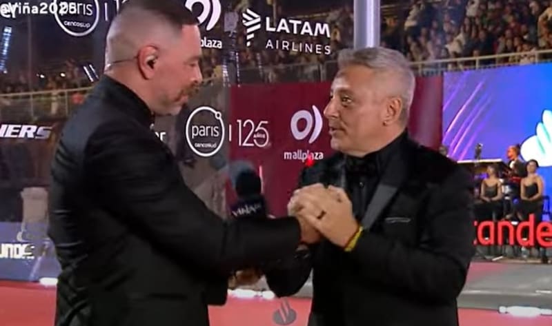 El periodista protagonizó un incómodo momento en la Gala de Viña 2025. Créditos: Captura Mega
