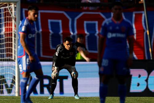 Cristopher Toselli defendiendo el arco azul.