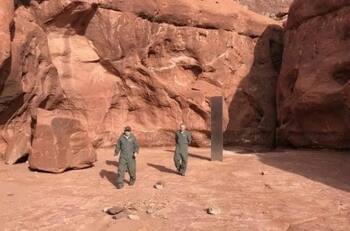 ¡Insólito! En 10 días apareció y se esfumó misterioso monolito en el desierto de Utah