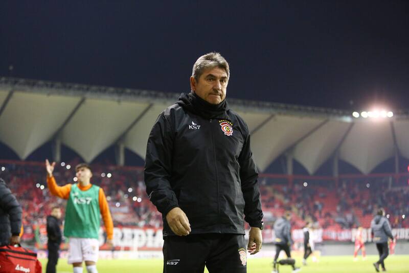 Emiliano Astorga se podría jugar el puesto frente a Everton. Foto: Aton.