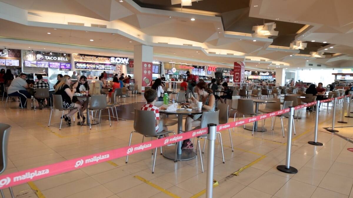 Patios de comida en Transición: ¿Cuántas personas se permiten por mesa con el nuevo cambio de protocolo?