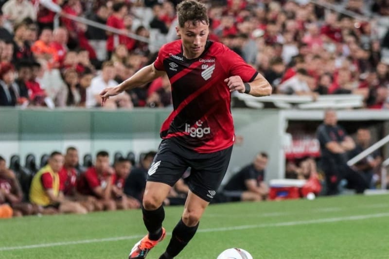 Luciano Arriagada sumó sus primeros minutos en el Brasileirao.