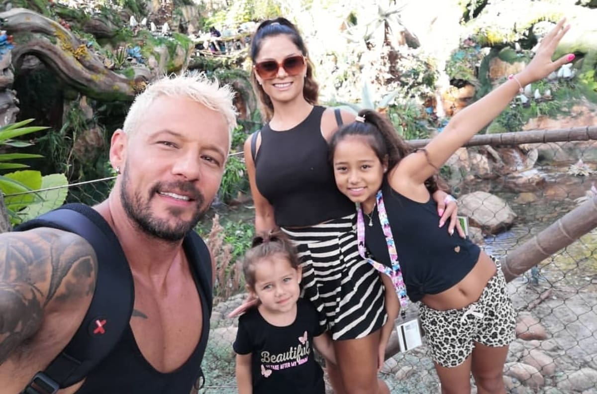 "Me costó mucho conquistarla": Fabricio Vasconcellos contó pormenores de la historia de amor junto a su esposa, Mariela Román