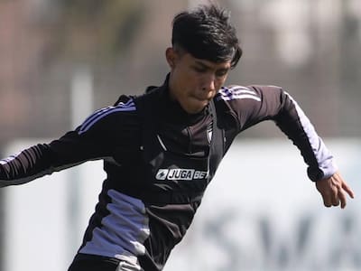 Los dos delanteros juveniles que maravillaron a Fernando Ortiz en sus primeros días en Colo Colo