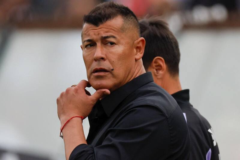 El estratega argentino no seguirá en Colo Colo.