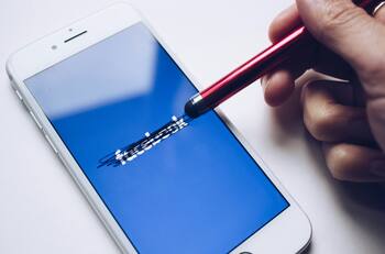 Con millonarias multas: Menores de 14 años ya no podrán usar redes sociales en Florida