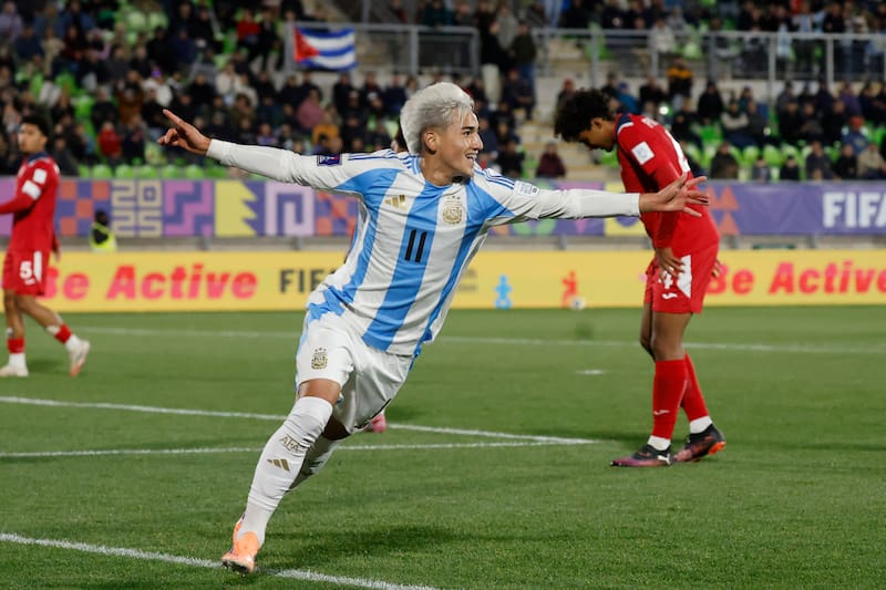 Ian Subiabre celebra el tercer gol de los trasandinos ante Cuba en Valparaíso. Foto: Aton