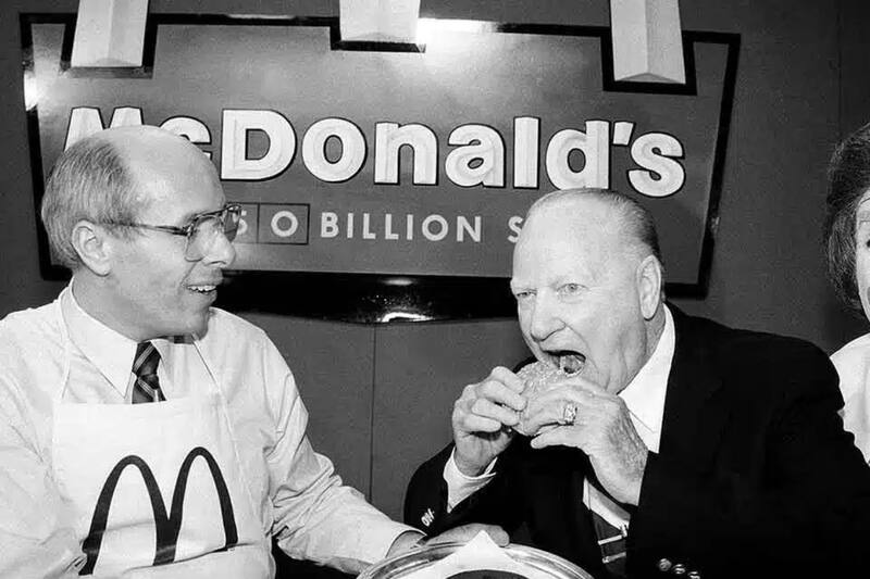 Si bien, los hermanos McDonald no figuran como fundadores de la cadena de restaurantes, sí fueron quienes dieron origen al negocio.
