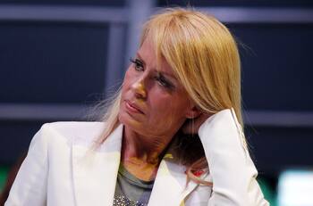 “No lo puedo creer”: La pena de Cecilia Bolocco al enterarse que su nueva línea de ropa solo está disponible en las tiendas del barrio alto