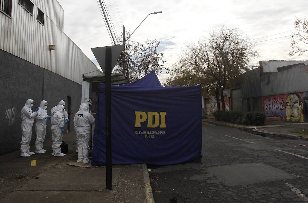 Barrio Franklin: asesinan a una persona en paradero del Trasantiago