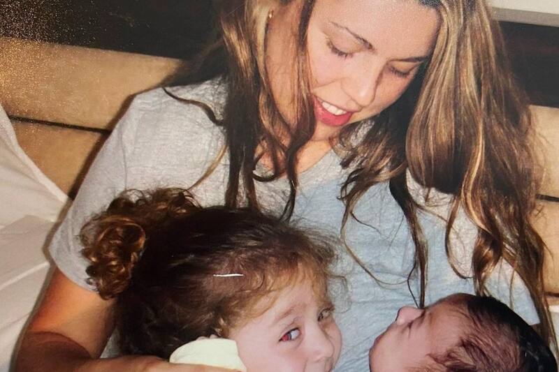 Daniela Aránguiz con sus hijos, Agustina y Jorge.