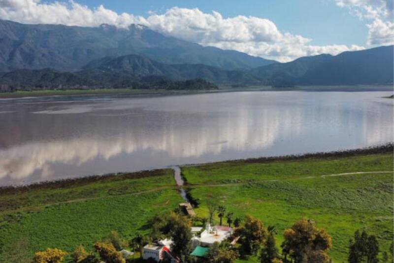 Laguna Aculeo es un excelente destino para visitar en primavera.