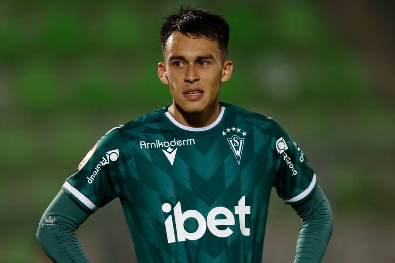 aún no define su futuro en Santiago Wanderers.