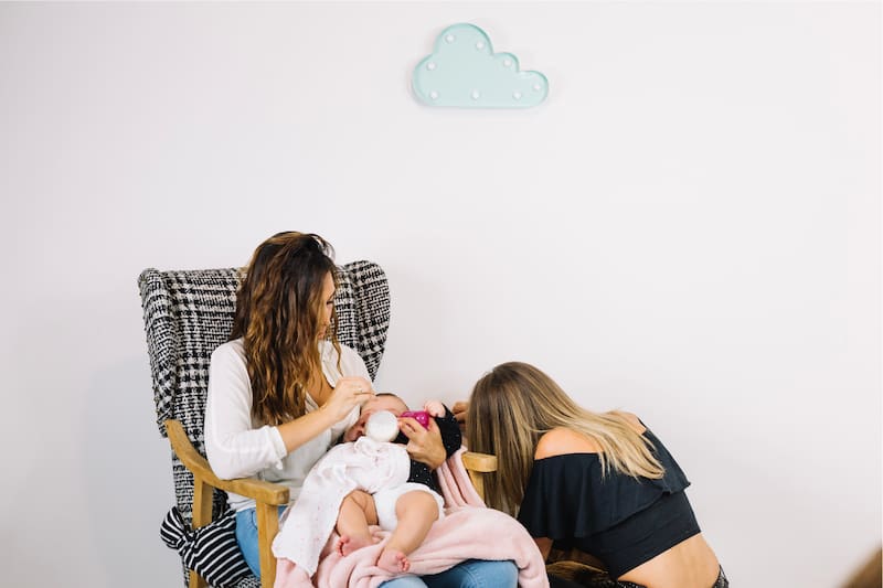 Según señala una encuesta realizada por el autor de este escrito, 4 de cada 10 mujeres desarrollan enfermedades mentales por criar sin red de apoyo.