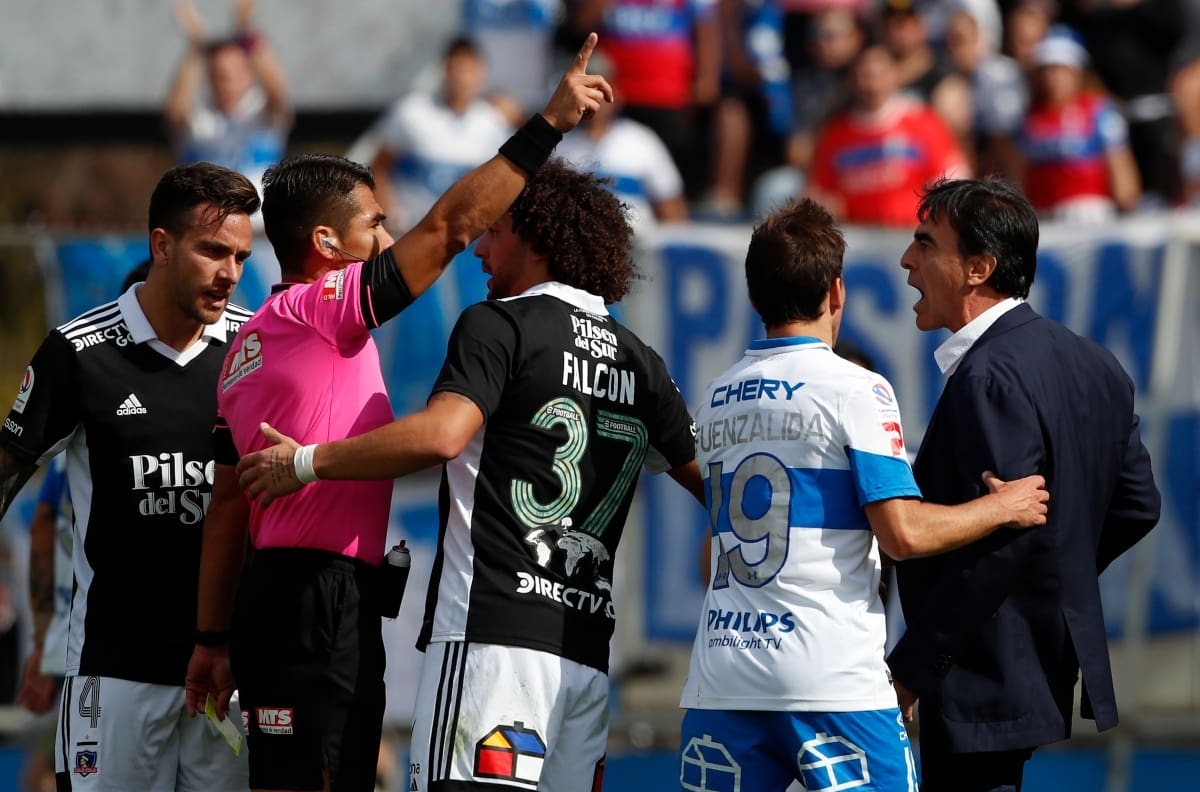 Informe del árbitro sepulta a la UC: reportó los graves incidentes vividos en San Carlos de Apoquindo