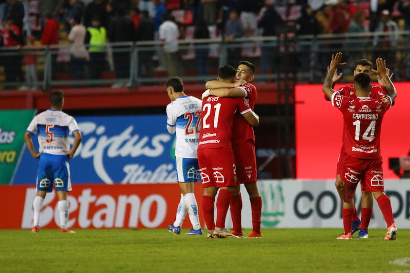 Los Diablos Rojos vencieron a la UC. Foto: Agencia Aton.